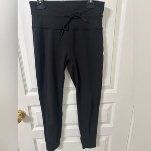 Women’s Vuori daily leggings size medium